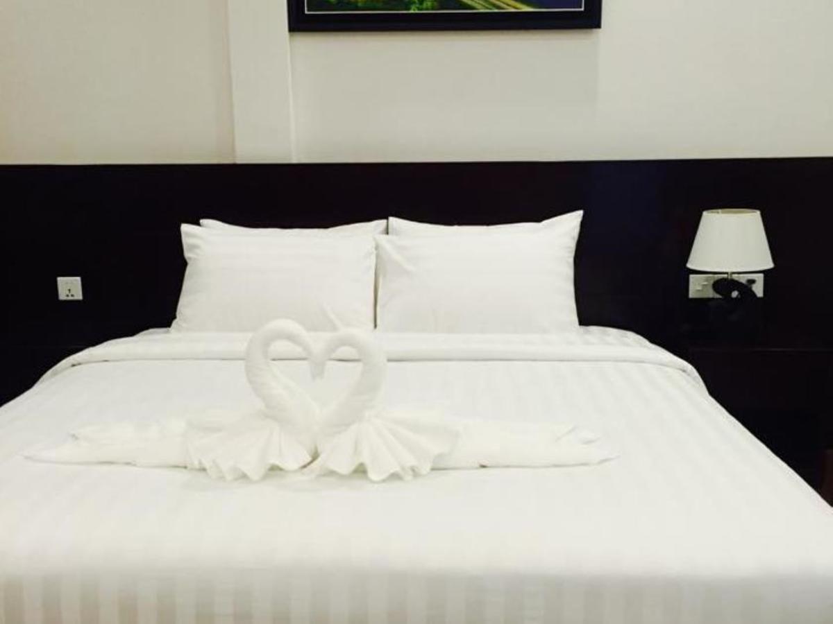 פנום פן Golden Apple Hotel - Airport מראה חיצוני תמונה