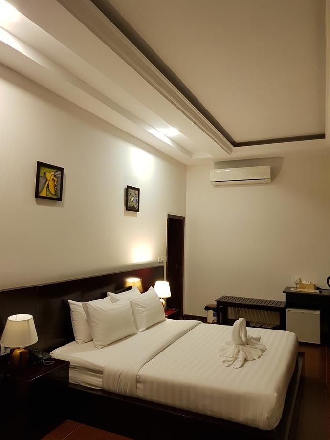 פנום פן Golden Apple Hotel - Airport מראה חיצוני תמונה