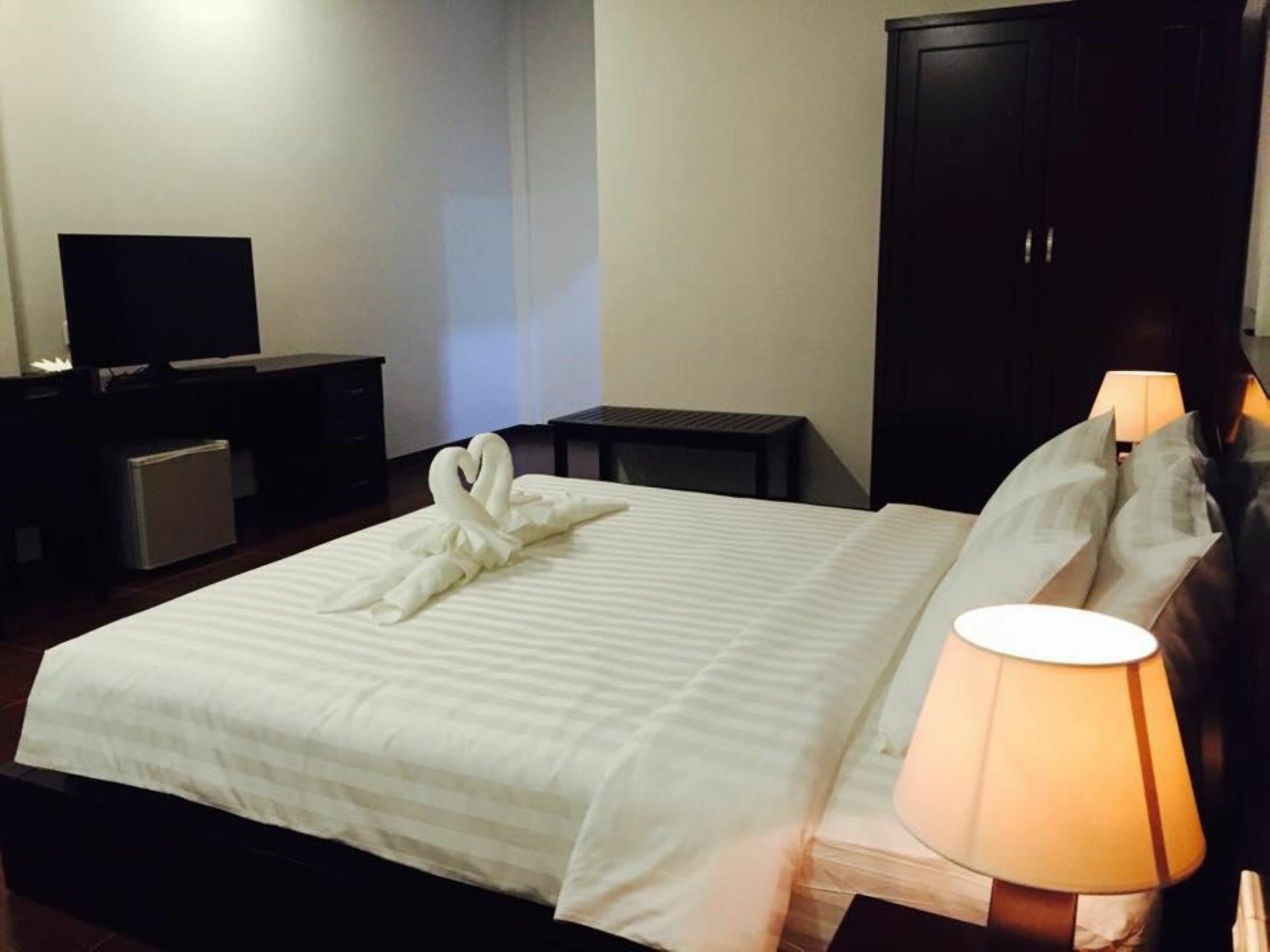 פנום פן Golden Apple Hotel - Airport מראה חיצוני תמונה